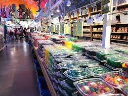 Minnesota S Largest Candy Store The Big Yellow Barn