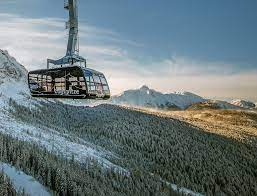 Ascension by cable car to the. Die Neue Seilbahn Zugspitze