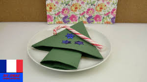 Pliage serviette en papier:pliage serviette décoration table aromeune idée déco pour noël ou en d'autres occasions, décorer vos tables avec ce pliage de. Plier Les Serviettes Pour Noel Faire Un Sapin Facilement Et Rapidement Youtube
