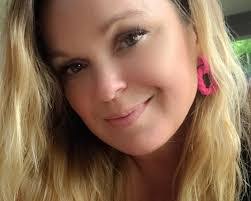 Amber Thacker's Instagram, Twitter & Facebook