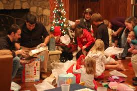 La navidad se trata de pasar tiempo con familiares y amigos. 4 Dinamicas Para Una Navidad Divertida