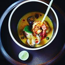 Delve Into The Wonderful World Of Indonesian Cuisine At Bejana Ritzcarltonbali Sample Wonderfully Rich World Famous Rendang D Indonesian Cuisine Cuisine Food
