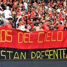 Descargar fondos de pantalla club atletico colon de santa fe, 4k, diseño de materiales, rojo negro abstracción, la argentina, el fútbol, el argentino de la. Una Marea De Hinchas De Colon Copo Asuncion Para Vivir La Gran Final
