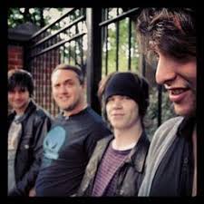 Raw Peaches (@Raw_Peaches)