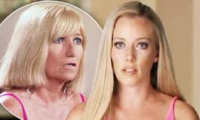 Kendra Wilkinson accuses mother Patti of being a 'sadistic abuser' in  Kendra On Top