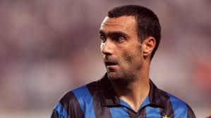 His birthday, what he did before fame, his family life, fun trivia facts, popularity rankings, and more. Bergomi Giuseppe L Inter Nazionale Il Football Come Lo Abbiamo Amato E Sognato