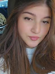 Sara Y Juli Se Besan