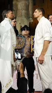 Usyk weighs career-heaviest before Verhoeven clash in Giza