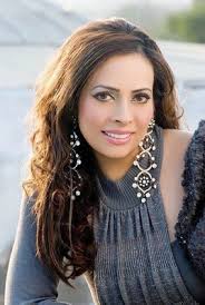 American Pakistani beauty queen pens down her memoirs