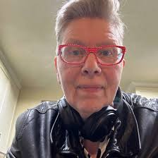 Features & Reviews Archives