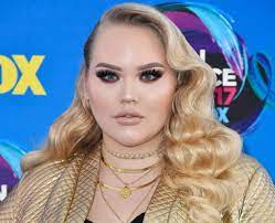 She rose to prominence after her youtube video, the power of makeup went viral in 2015. Sm8txt Ikwposm