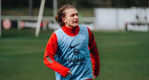 U15, u16, u17 ve u18'de 36 maça çıkan ali, 20 kez ağları havalandırdı. Ali Akman Ilk Antrenmanina Cikti Trt Spor Turkiye Nin Guncel Spor Haber Kaynagi