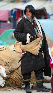 The Tibetan Chuba | Aculturame