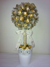 Wir verraten dir, welche geschenke und gedichte zu dieser feier passen. Large Ferrero Rocher Lolly Tree With Christmas Ribbon Geldgeschenke Hochzeit Basteln Geschenke Zur Goldenen Hochzeit Geschenkideen