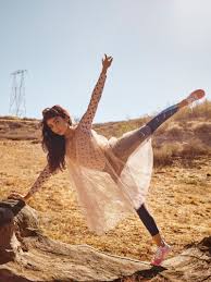 Sarah Hyland On Her Second Kidney Transplant, Dialysis, and Living with a  Chronic Illness | SELF