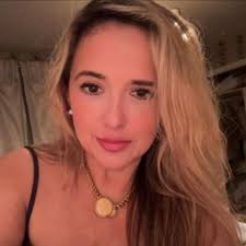 Let's welcome our new members: Vanessa Kalamafoni, Elizabeth  Infante-Garcia, Gabby Ochoa López