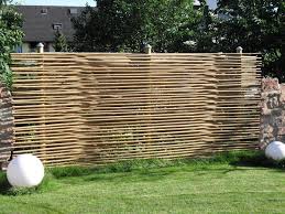 Sichtschutz Rankgitter Rankgitter Sichtschutz Sichtschutzgartenideen In 2020 Pergola Pergola With Roof Backyard