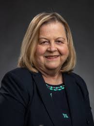 Shirley Eoff's Instagram, Twitter & Facebook