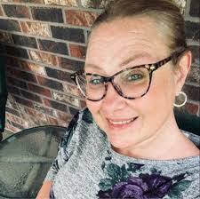 Angela Baratta's Instagram, Twitter & Facebook