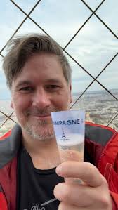 popping champagne, speaking french 🍾