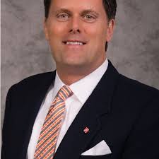 Travis Dowell (@tradow1)