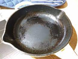 Removing Burnt Olive Oil From An Enamelled Cast Iron Pan And A Non Stick Marble Pan Seasoned Advice