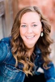 Kelly Colangelo's Instagram, Twitter & Facebook