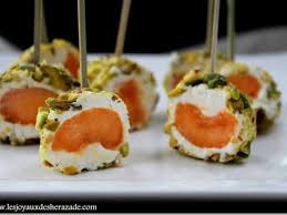 Pour 4 invités, il vous faut 12 figues fraîches, fromage de chèvre frais, du miel, mélange 5 baies, beurre. Les Meilleures Recettes D Amuse Bouche Et Fromage