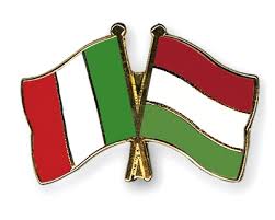 Bandiera della repubblica italiana, il tricolore italiano) ist das bedeutendste staatssymbol der italienischen republik. Freundschaftspins Italien Ungarn Flaggen Und Fahnen