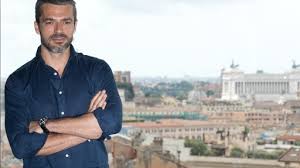 Handsome luca argentero is an italian actor and television personality who also made a living as a film and television studios were eager to cast the dashing and talented actor, and he starred in. Luca Argentero Interpretera Leonardo In Un Nuovo Film