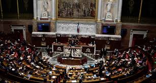 Clément beaune a également avancé la possibilité que la france mette en place ce système un peu avant l'ensemble des pays de l'ue. France L Assemblee Nationale Vote Finalement Pour Le Pass Sanitaire Le Quotidien