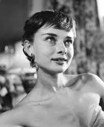 Audrey🌺 if elegance was a person: