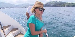 Im jahr 1982 wurde sie zur „miss fitness gewählt. Die Geissens Carmen Futtert Baren Im Zoo Und Bekommt Einen Shitstorm Express De