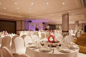 Da li holiday inn singapore atrium nudi poslovne usluge? Hitcheed Com Holiday Inn Singapore Atrium