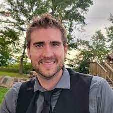 Derek Hager's Instagram, Twitter & Facebook