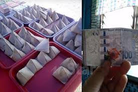 Assalamualaikum dan salam sejahtera ilmu kantung ini mempunyai perbezaan amalan dengan ilmu kantung yang sebelum ini kerana ianya ringan sedikit cara amalanya. Ada Bayang Imej Agong Pada Wang Kertas 2 Beradik Jual Nasi Lemak Ditipu Sampai Fobia Lepas Ni Kena Tebalkan Muka Periksa Duit Palsu Atau Tak Viral Mstar