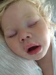 Vår lille Sara: juli 2014