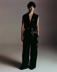 addison.stender photographed by @lawrencedeleonph and styled by  @arielwustyle.nyc 💫 Location: @100suttonstudios Assistant:  @drelus_caroline Wardrobe: @christiancolorado.co Shoes: @sunnisunnistudio  #NextModels #NextModelsLA