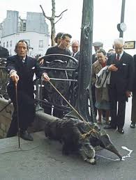 20 Photos D Histoire Inedites Et Vraiment Surprenantes Qui Devoilent Un Pan Du Passe Que Quasiment Personne Ne Connait Photos Historiques Salvador Dali Dali