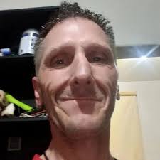 I talk and txt just saying idk who's talking to who