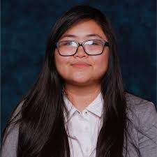 Lara Macumber's Instagram, Twitter & Facebook