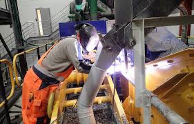 Han fortalte om rana gruber sin historie fra 1904 til i dag, og hvilke utfordringer de står overfor med hensyn til miljø, samarbeid med kommunen og ikke minst den vanskelige situasjonen i. Lns Soon Ready With Rubies From Greenland