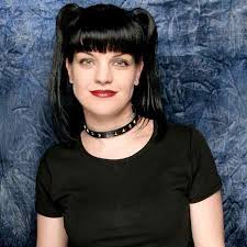 The age of pauley perrette today is 51 years, 10 days old, as of april 5, 2020. Pauley Perrette Home Facebook