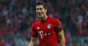 Please report a comment in the next cases: Robert Lewandowski Extraordinarily Ordinary Football365