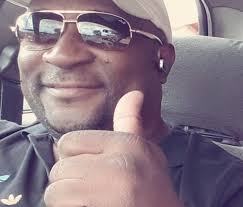 Dennis Viveros: de vender empanadas a dueño de discotecas y -ahora-  presidente de Limón FC