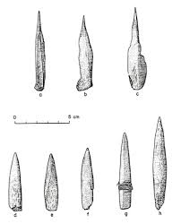 The chipped stone tools were all manufactured of locally available stone, mostly what daugherty characterized as chalcedony and opal formed in the local basalt flows and some fine grained basalt. Artifacts Museum Of Anthropology Washington State University