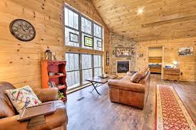 It is the butler cabin, a restaurant/tavern/nfl sports bar and billards table. Butler Cabin On 19 Acres Mit Spa Und Fire Pit Ferienhaus Butler