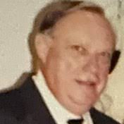 Ellen Einhorn's Instagram, Twitter & Facebook