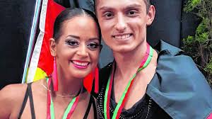 Ihr partner ist der deutsche schlagersänger mickie krause. Ggc Paare Tanzen International Weser Kurier