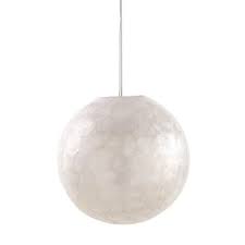 Bonjour, vends cette belle suspension en nacre de l'ile d'aix. Suspension Boule En Nacre Fullmoon Maisons Du Monde